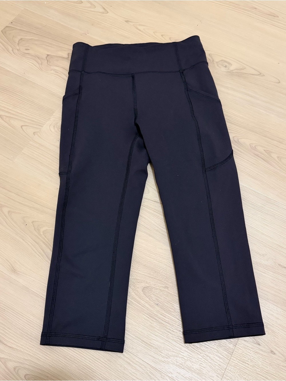 Lululemon Black Capri Leggings - Picture 6 of 7